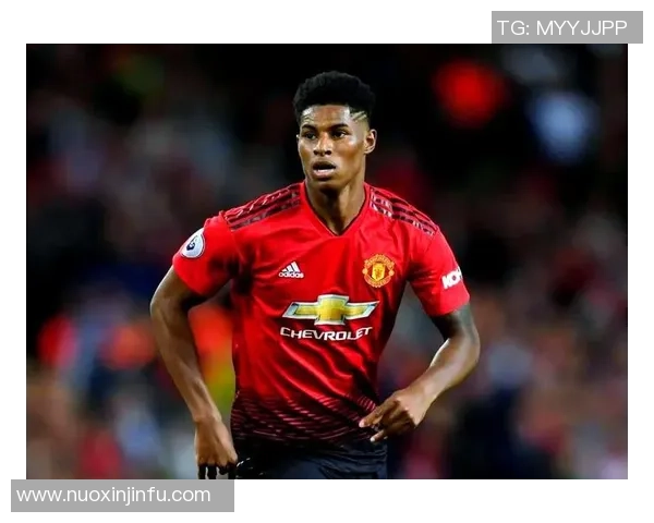 足球明星的角色定位解析:不同位置球员的特点与职责详解 足球明星的角色定位解析:不同位置球员的特点与职责详解