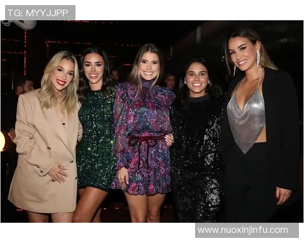 足球球星太太团背后的故事:魅力与挑战并存的幕后女性力量 足球球星太太团背后的故事:魅力与挑战并存的幕后女性力量