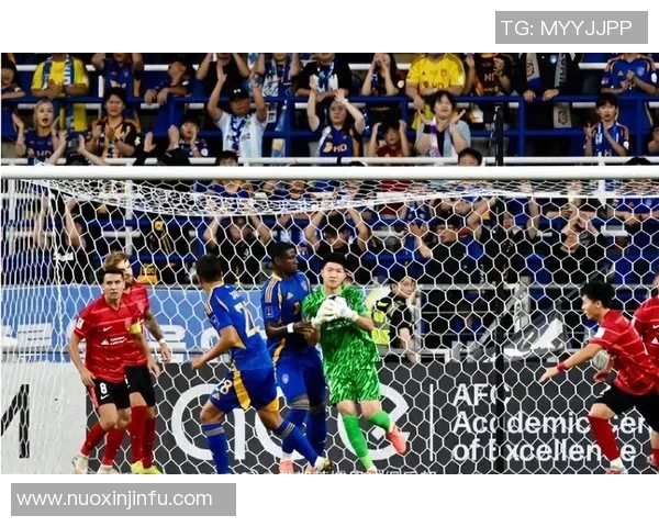 82号球星闪耀绿茵场展现非凡技艺引领球队走向荣耀之路 82号球星闪耀绿茵场展现非凡技艺引领球队走向荣耀之路